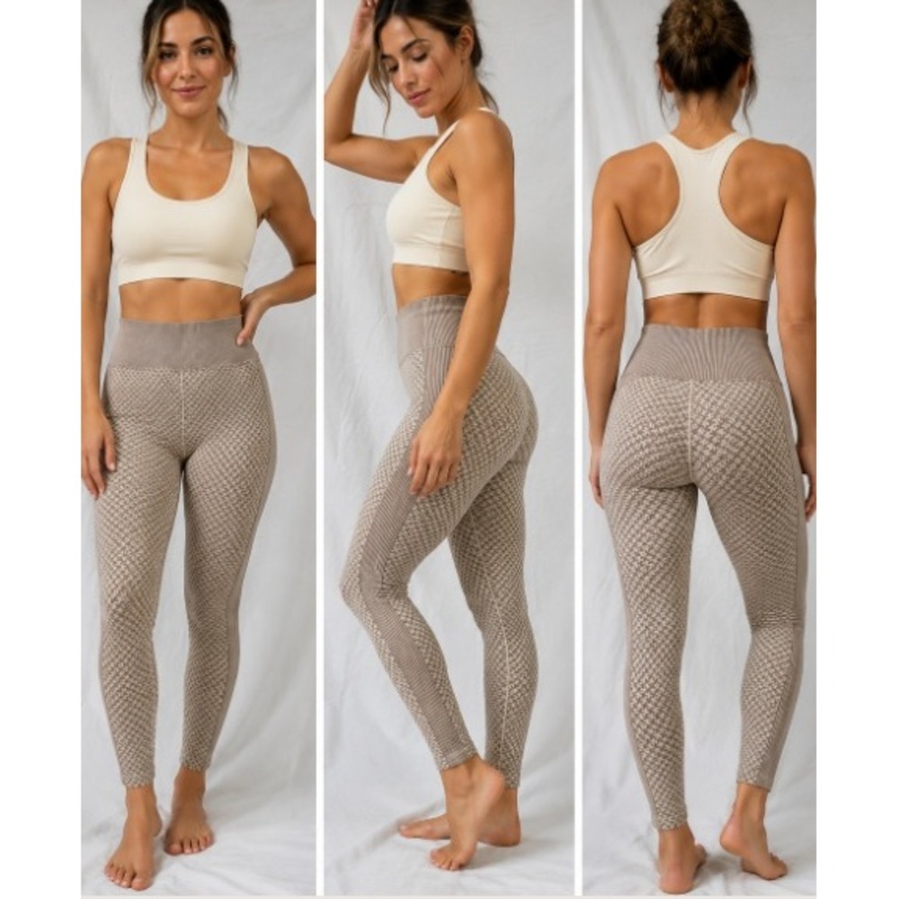 NWT All in Motion 7/8 Seamless High Rise Leggings Taupe Cream Size L